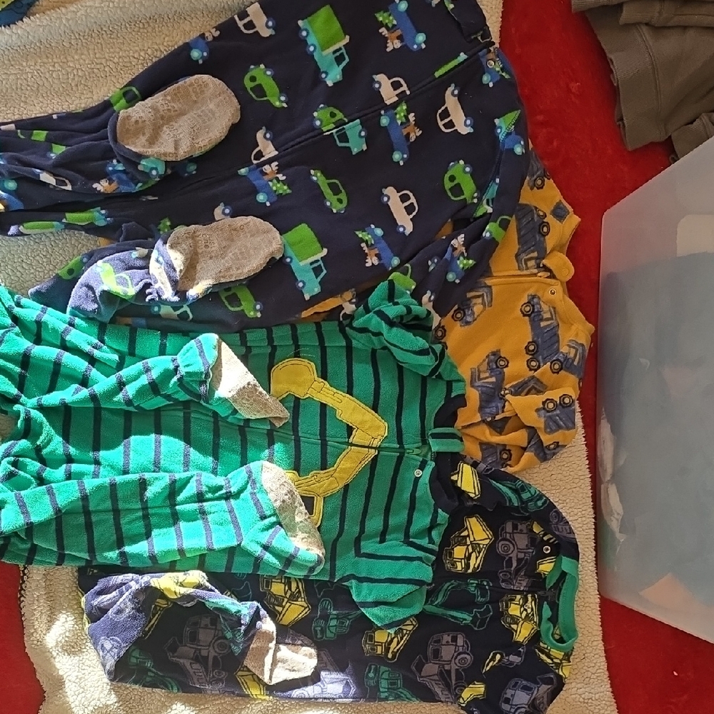Boys 5T Carters Fleece Construction& Vehicle Print Footie Pajamas Bundle